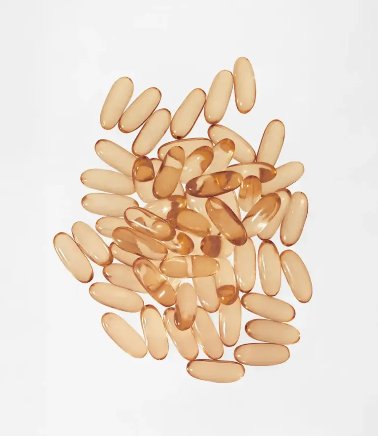 Apricot-coloured capsules